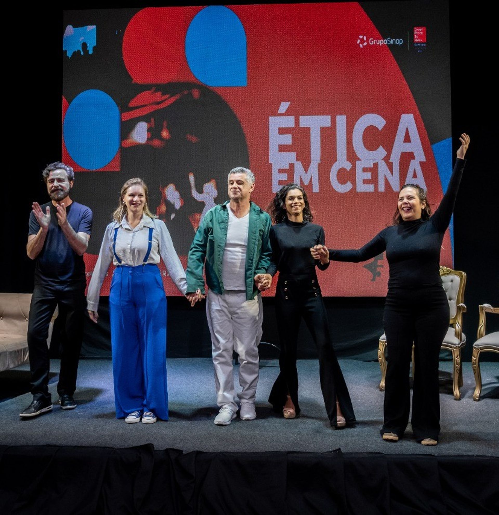 Espetáculo Código Vivo sobre ética e compliance em cena